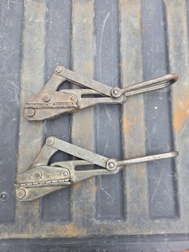 Pair klein tools - of,
